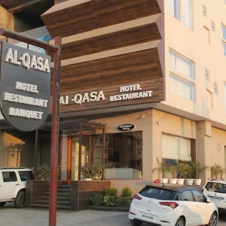 Al-Qasa Hotel Zirakpur Екстериор снимка