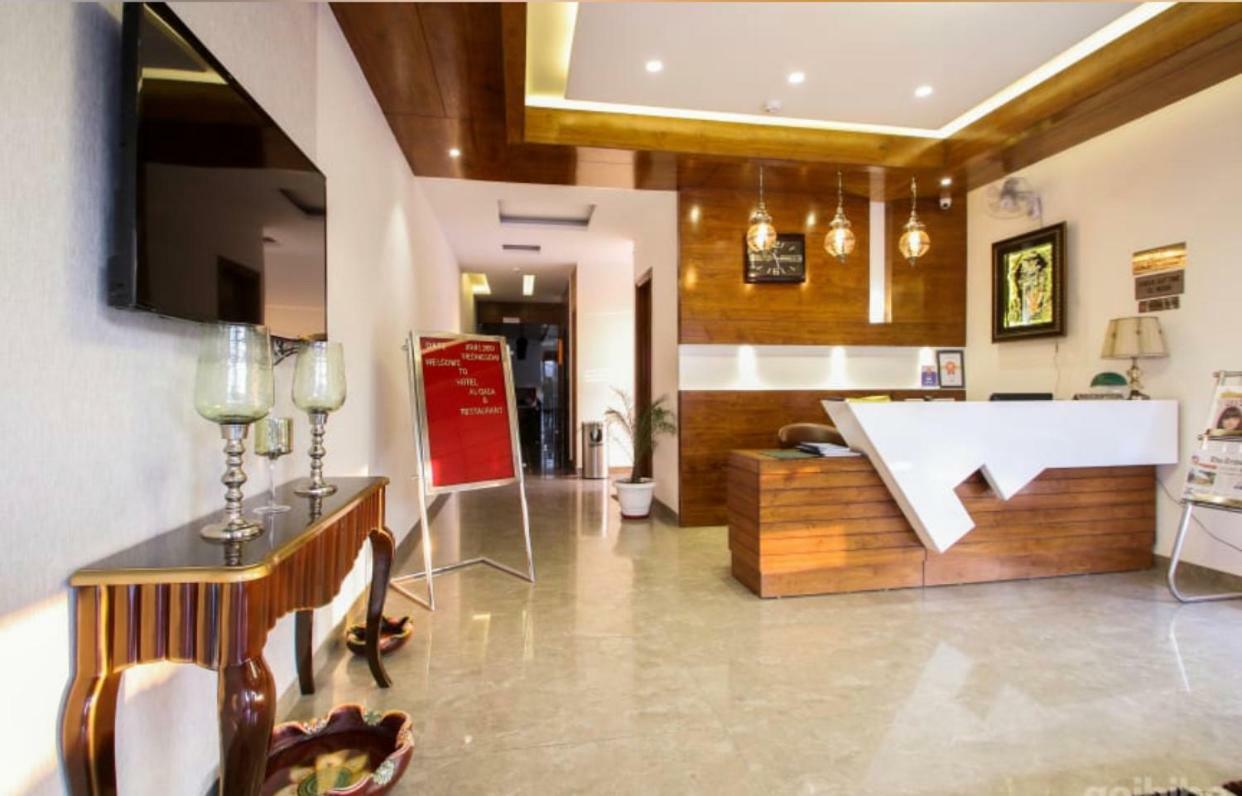 Al-Qasa Hotel Zirakpur Екстериор снимка